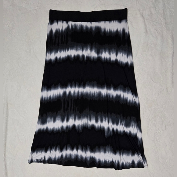 A.N.A. Maxi Skirt Size 1X Black White Flexible Flowy Boho Casual Striped - Picture 10 of 12